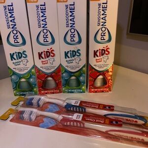 4X Sensodyne Pronamel Kids Toothpaste 2 Bubble Twist & 2 Strawberry & 2 Brushes